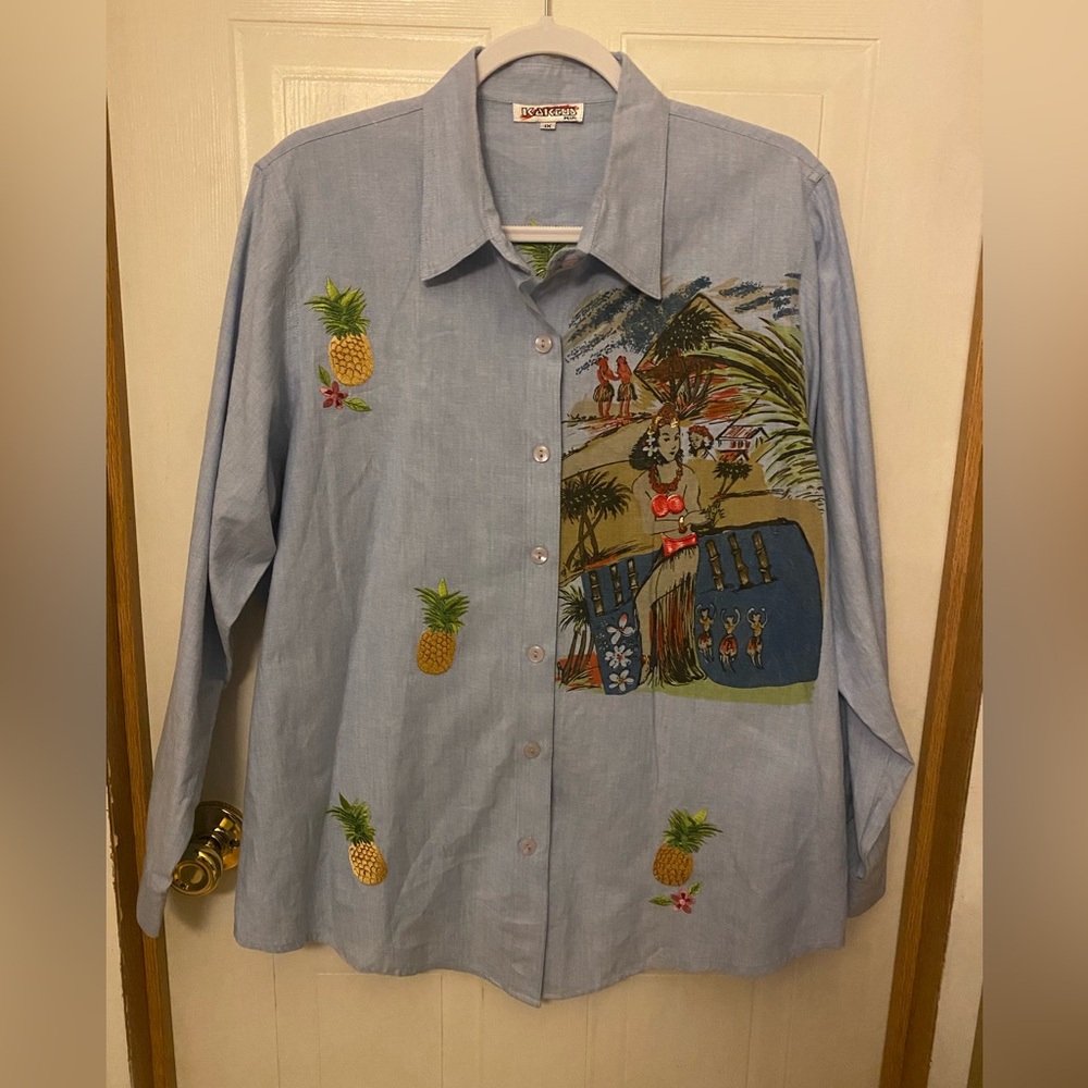 Kaktus VTG Artsy Light Blue Hawaiian Print Button-Down Shirt with Embroidery
